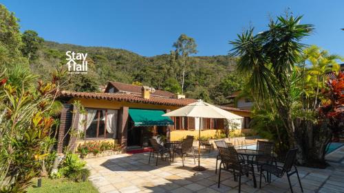 Petropolis House | 111D-Imperial City Mansion-Pool-Academy