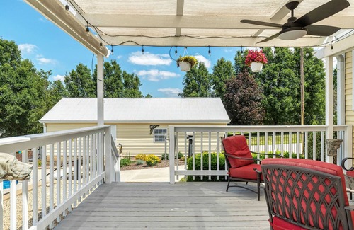 Cottleville House | 1121 Bungalow Bill Pool Side Retreat