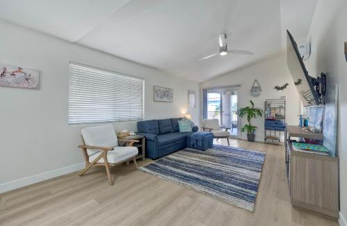 South Oceanside Apartment | 1128 Tait Street, Unit D