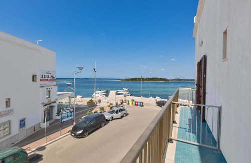 Porto Cesareo House | 1131 Bilo Isola dei Conigli by Barbarhouse