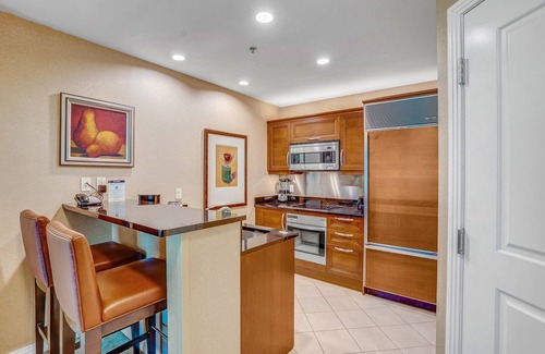 Las Vegas Condo | 11th Flr MGM Signature 1Bed| Strip View | No Resort Fee