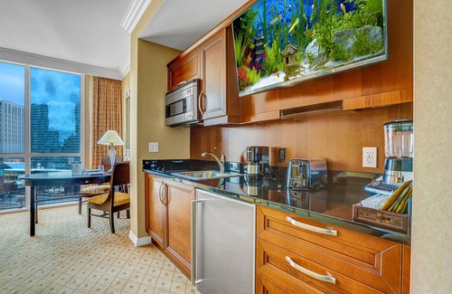 Las Vegas Apartment | 11th Flr MGM Signature Studio | Strip View | No Resort Fees!