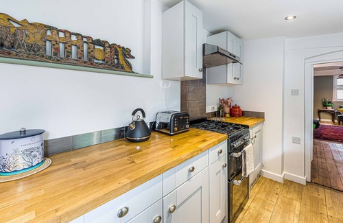 Arundel Cottage | 12 Arun St, Arundel