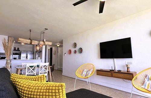 Bajura Apartment | #12 Beachfront 2Br/2Ba Apt - Jobos, Montones, Shacks, Crash Boat, Villa Montaña