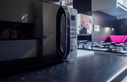 Stoke-on-Trent Apartment | 12 Cornwallis Lodge Family Room 2