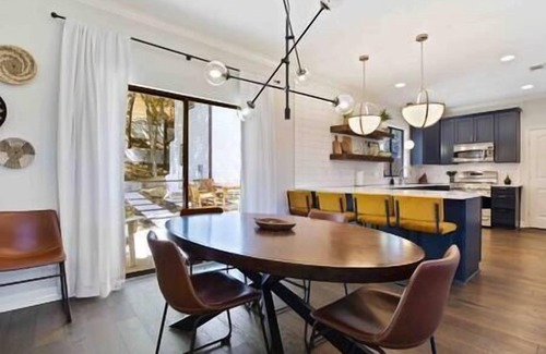 MLK House | 12 Guests - ARCADe - Outdoor Dining - POOL - Grill