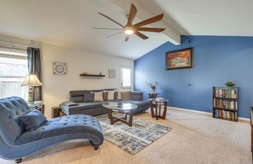 Santa Fe House | 12 Mi to Beach Texas Gulf Coast Home with Fire Pit