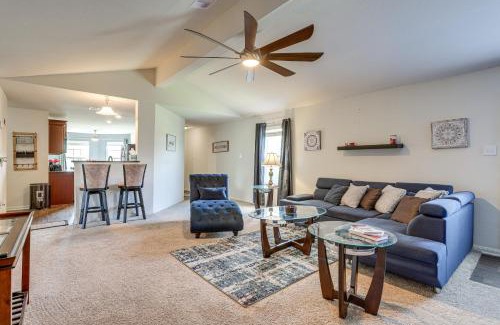 Santa Fe House | 12 Mi to Beach Texas Gulf Coast Home with Fire Pit