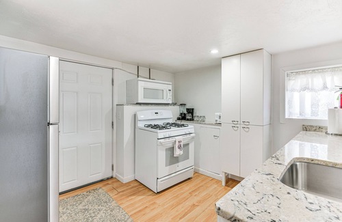 Braintree Apartment | 12 Mi to Dtwn Boston: Apartment in Braintree