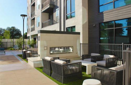 North Burnet Apartment | 12 Min to Downtown with Pool, Balcony and Free Parking