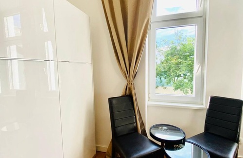 Brigittenau Apartment | 12 min to Praterstern - elegant 2BR Apt w/Balcony