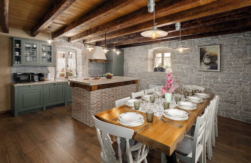 Selina Villa | 12 people, pool, whirlpool, billiards, darts, table tennis and fitness studio