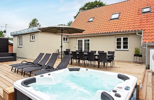 Marielyst House | 12 person holiday home in Væggerløse