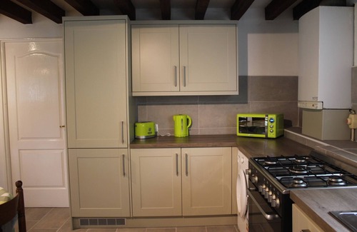 Fresne-la-Mere House | 12-person Martin gîte (accessible) just a stone's throw from Suisse Normande!