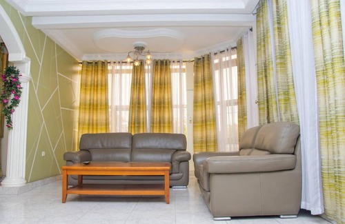 Kinshasa Apartment | 120 m² Apartment ∙ 3 bedrooms ∙ 6 guests
