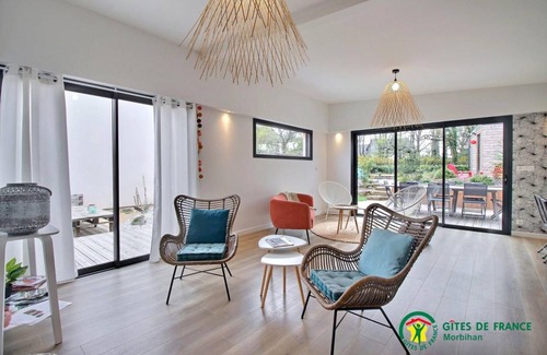 Plougoumelen House | 120 m² Gîte ∙ 3 bedrooms ∙ 8 guests