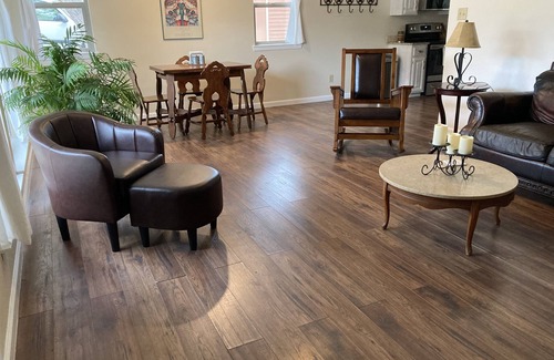 Boerne House | 1200 s/f country guest house 7 minutes to historic Main St. in Boerne!
