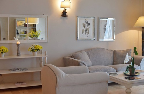 San Casciano dei Bagni Apartment | 1200 square feet, 1 bedrooms, 1 bathrooms, kitchen and living, terrace of view