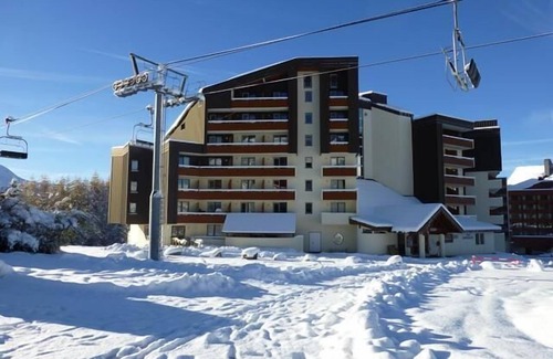 Bergers Apartment | 120m from shops, 7th floor, swimming pool, sauna, balcony, tv, ski locker, 59m², Alpe d'Huez