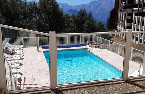 Bergers Apartment | 120m from shops, 7th floor, swimming pool, sauna, balcony, tv, ski locker, 59m², Alpe d'Huez