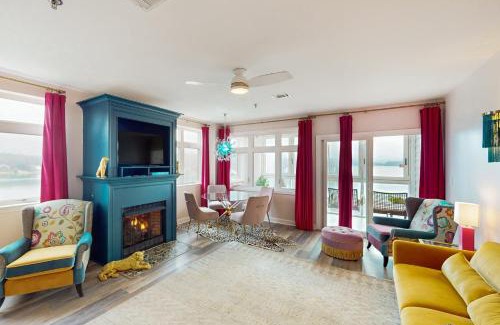 Huddleston Apartment | 1273 Graves Harbor Trail UNIT 331