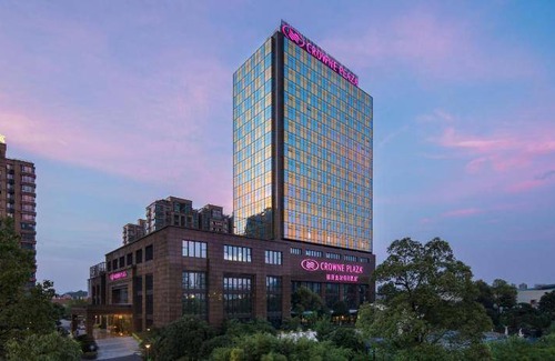 Deqing County Hotel | 128 m² Hotel ∙ 2 bedrooms ∙ 127 guests