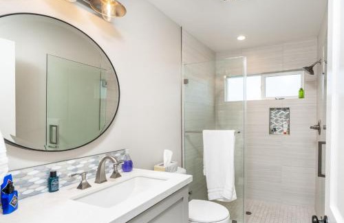 Balboa Island House | 129 Opal Ave B