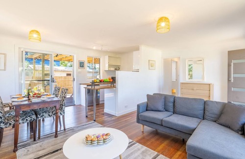 Tanilba Bay House | 13 Beatty Blvd - Air Con, Wi-Fi, Linen, Boat Parking, Pet Friendly
