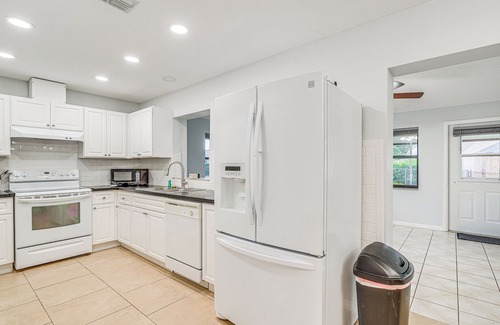 Spring Hill House | 13 Mi to Hudson Beach: Spring Hill Home w/Lanai