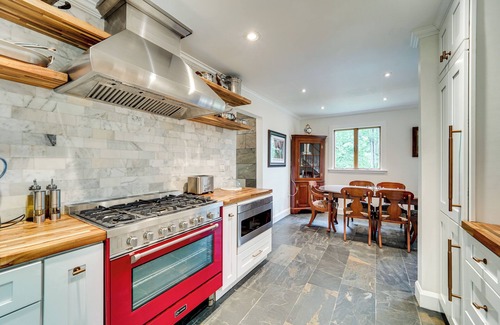 Hood House | 13 Mi to Shenandoah NP: Serene Mtn-View Hideaway