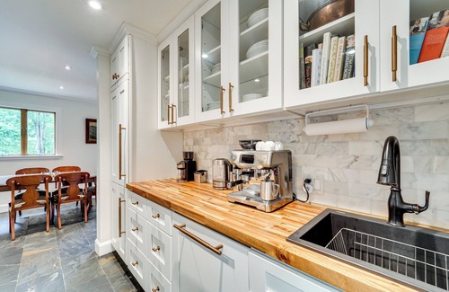 Hood House | 13 Mi to Shenandoah NP: Serene Mtn-View Hideaway