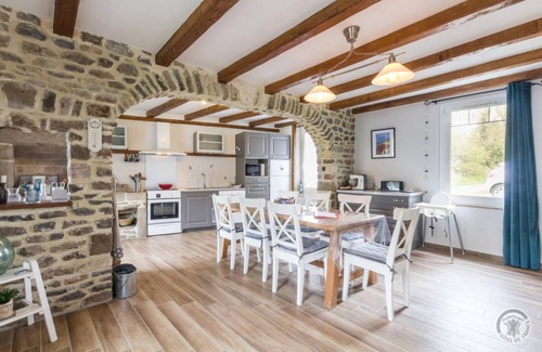 Orval House | 130 m² Gîte ∙ 3 bedrooms ∙ 7 guests