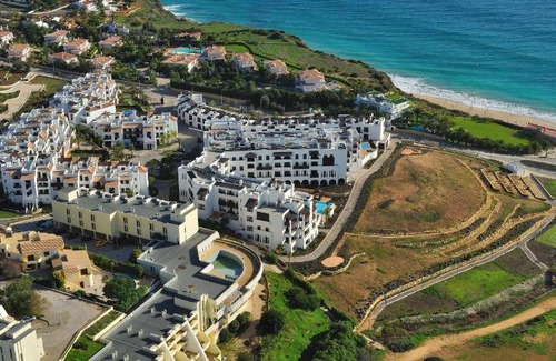 Porto de Mos Resort | 131 m² Resort ∙ 3 bedrooms ∙ 127 guests