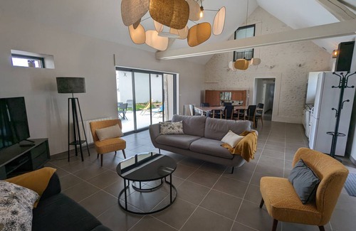 Huisseau-sur-Mauves Cottage | 135 m² Cabin ∙ 4 bedrooms ∙ 10 guests