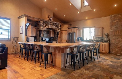 Parowan House | 14 Guests, 5BR/2BA, Game room & Spacious Living