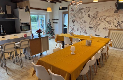 Restigne House | 14-person gîte with heated indoor pool, games room and Jacuzzi