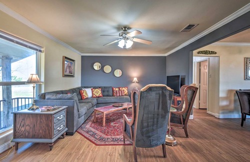Ellis County House | 148 m² House ∙ 4 bedrooms ∙ 7 guests