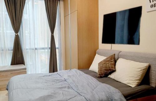 Pinagsama Apartment | 14F BGC Unit 3 mins Walk to The Venice Grand Canal Mall Pet Friendly