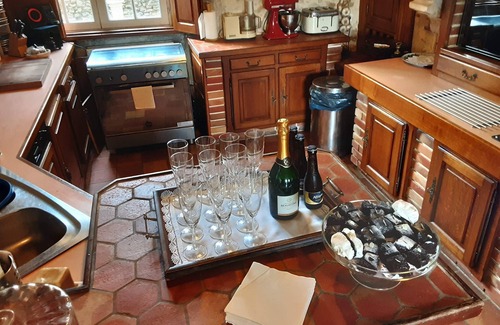 Pressigny House | 14th Century Dog Friendly Priory and Mediaeval Tower