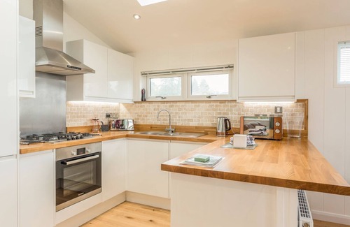 Dobwalls Cottage | 15 FARAWAY FIELDS, pet friendly, luxury holiday cottage in Dobwalls