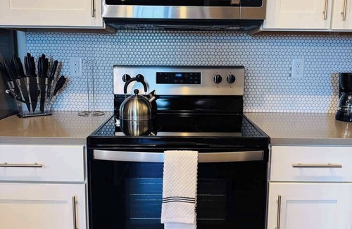 Florida Central Atlantic Coast Apartment | 15 Min to Parks,Pet-Friendly, King Bed & Amenities