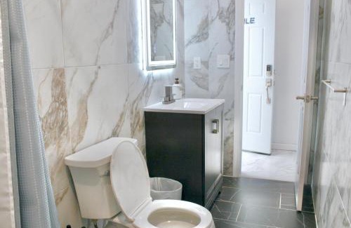 Queens Apartment | 15 Minutes From Manhattan 2-Bedroom Apartment in LIC Astoria Queens
