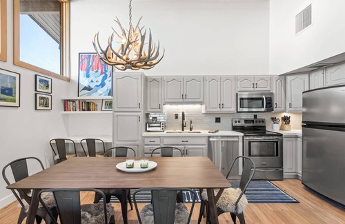 Snowmass Village Condo | 15% Off for Fall Savings! Stay 3 Nights Now thru Nov 19