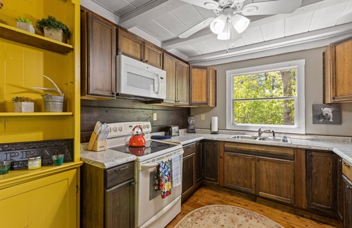 Campton Cabin | 150 Acres | Private Hiking & Biking | Secluded Cabin in Red River Gorge, Kentucky!