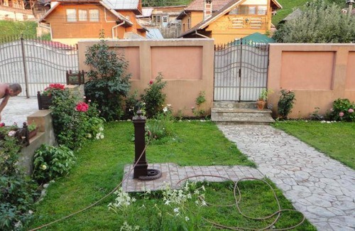 Rucar Bed & Breakfast | 150 m² Bed and breakfast ∙ 7 bedrooms ∙ 15 guests