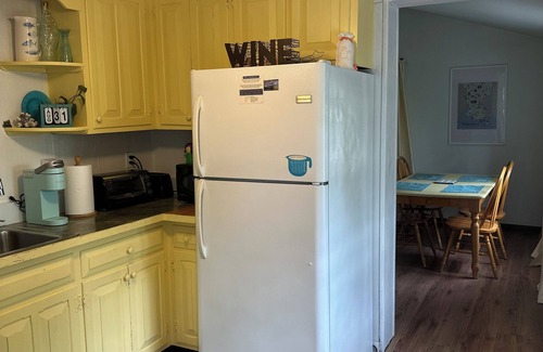 Waterford House | 150ft+ Direct Waterfront! 2-Bdrm Cottage on Niantic River in Waterford CT