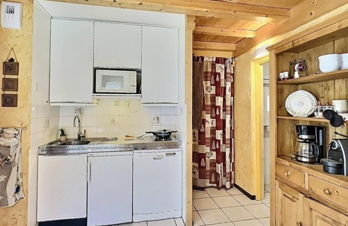 Le Lavachet Apartment | 150m from resort center, 2nd floor, view ski slopes, balcony, tv, 28m², Tignes