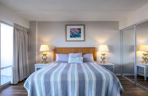 Waikiki Apartment | 1519 Ilikai Collection 9 Beachfront Resort recently upgraded