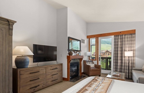 Stowe Area Cabin | #1534 | Studio | Gondolier | 5Th floor | Mountain & Village Views