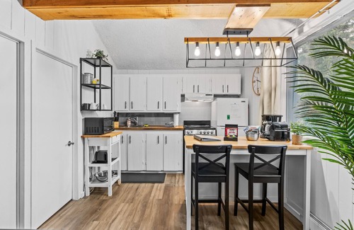 Sainte-Lucie-des-Laurentides Ski Chalet | 1601 - Le Petit Renard - Chalet with Spa and Beach
